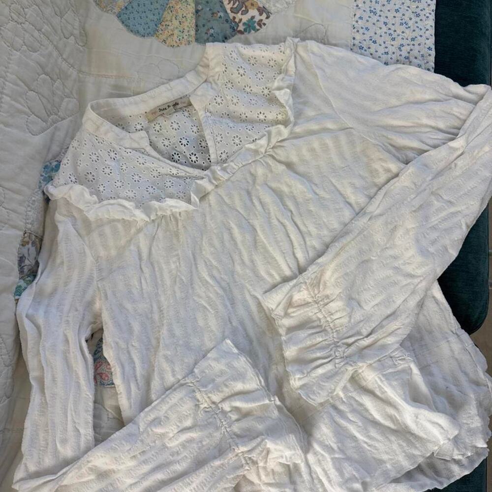 White long sleeve blouse with